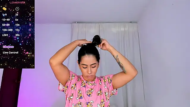 Snapshot of VioletaSotter chatting on 02-27-26, 11:43 VioletaSotter online show from 02-27-26, 11:43