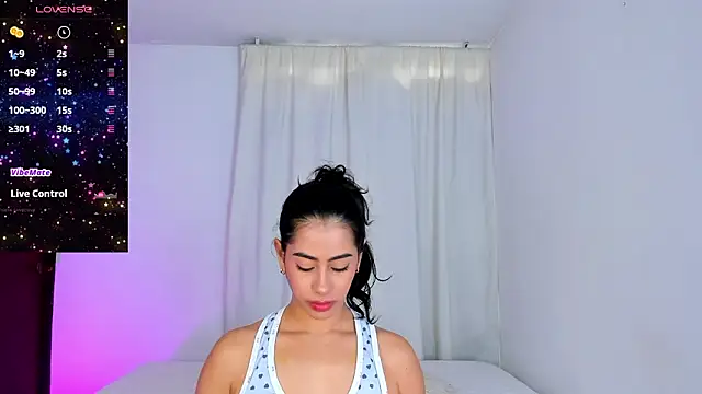 Snapshot of VioletaSotter chatting on 03-06-26, 12:23 VioletaSotter online show from 03-06-26, 12:23