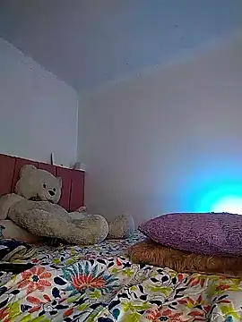 Snapshot of amycute_ chatting on 09-16-25, 03:02 amycute online show from 09-16-25, 03:02