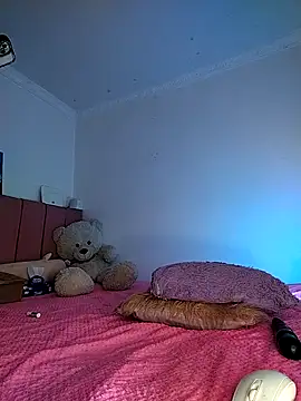 Snapshot of amycute_ chatting on 10-15-25, 02:39 amycute online show from 10-15-25, 02:39