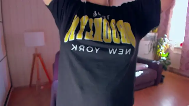 Snapshot of Jessica_Rubatte chatting on 03-21-25, 01:23 Jessica Rubatte online show from 03-21-25, 01:23