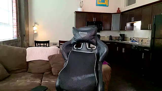 Snapshot of EveEnigma chatting on 02-27-25, 07:26 EveEnigma online show from 02-27-25, 07:26