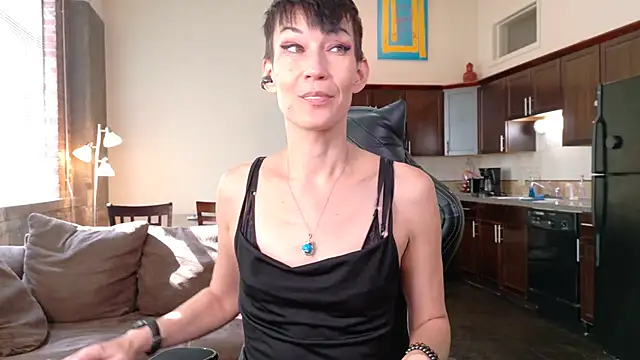 Snapshot of EveEnigma chatting on 10-01-25, 07:20 EveEnigma online show from 10-01-25, 07:20