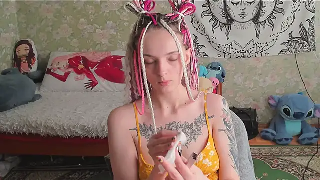 Cutie Adelia online show from 06-12-26, 09:41
