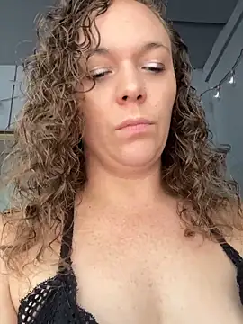 Snapshot of AuroraSummers chatting on 09-15-25, 02:39 AuroraSummers online show from 09-15-25, 02:39