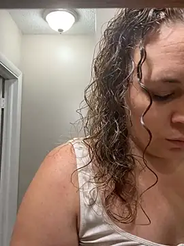 Snapshot of AuroraSummers chatting on 09-25-25, 02:21 AuroraSummers online show from 09-25-25, 02:21