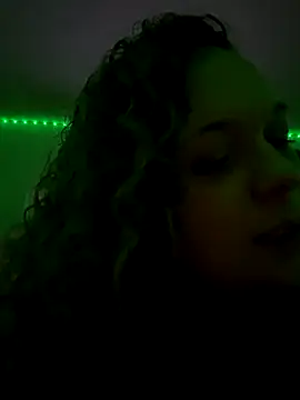 Snapshot of AuroraSummers chatting on 12-16-25, 05:45 AuroraSummers online show from 12-16-25, 05:45