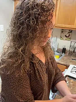 Snapshot of AuroraSummers chatting on 12-19-25, 01:45 AuroraSummers online show from 12-19-25, 01:45