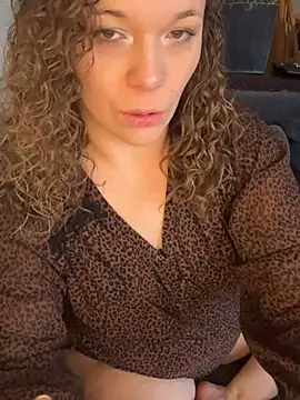 Snapshot of AuroraSummers chatting on 01-14-26, 04:23 AuroraSummers online show from 01-14-26, 04:23