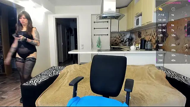 Snapshot of StacyTigerr chatting on 10-14-25, 04:08 StacyTigerr online show from 10-14-25, 04:08