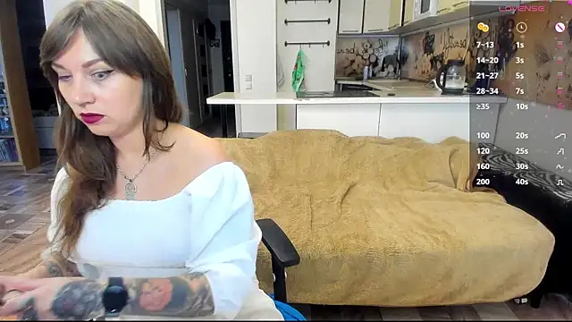 Snapshot of StacyTigerr chatting on 10-15-25, 11:10 StacyTigerr online show from 10-15-25, 11:10