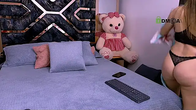 Snapshot of Tania_white89 chatting on 07-29-26, 03:32 Tania white89 online show from 07-29-26, 03:32