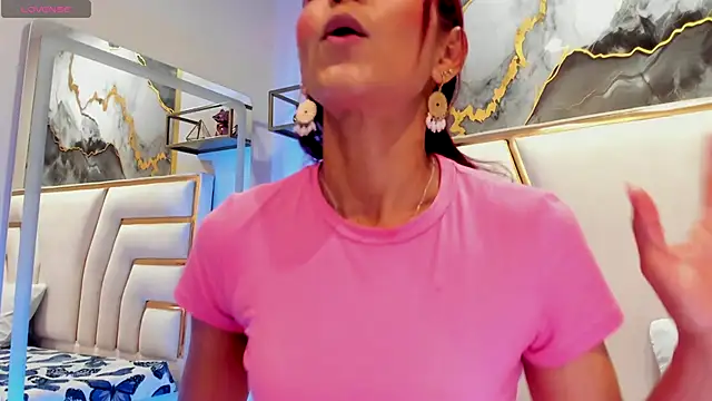 HannaPetit online show from 11-06-25, 06:53