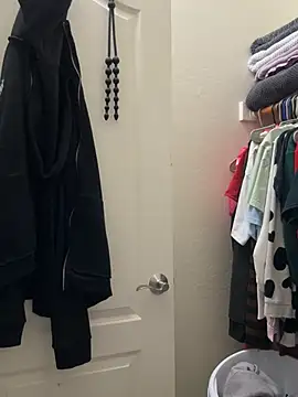 nativepumpkin95 online show from 02-19-25, 02:01