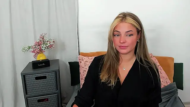 LilyBlondee online show from 07-14-26, 10:21
