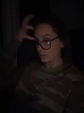 Snapshot of Fiona_Kent_ chatting on 02-05-25, 03:23 Fiona Kent online show from 02-05-25, 03:23