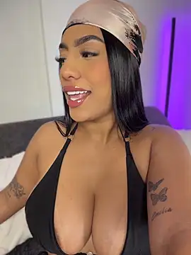 Sara mocca  online show from 06-18-26, 08:57