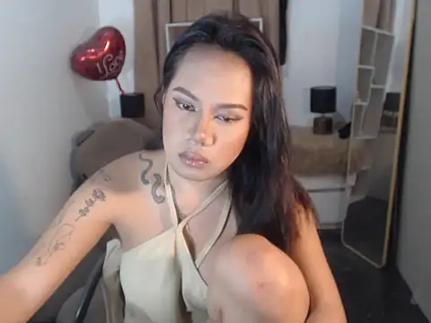 Snapshot of FrancineGarcia chatting on 06-14-26, 01:35 FrancineGarcia online show from 06-14-26, 01:35