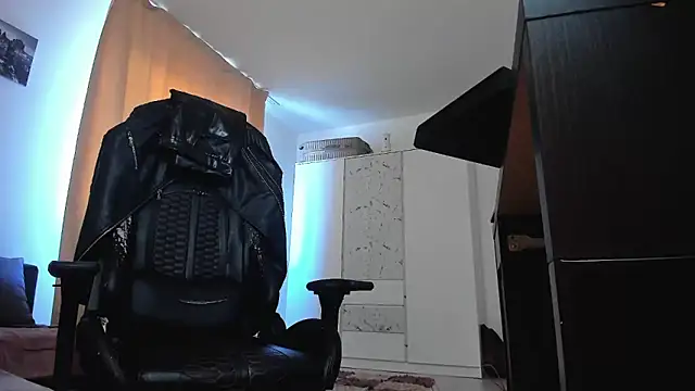 liamaesthetic online show from 05-11-26, 07:14