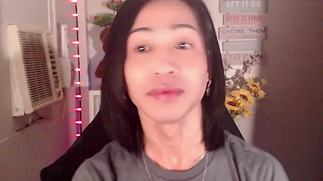 Snapshot of Lemonadexxx chatting on 12-20-25, 10:39 Lemonadexxx online show from 12-20-25, 10:39