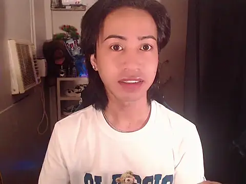 Snapshot of Lemonadexxx chatting on 03-15-26, 08:37 Lemonadexxx online show from 03-15-26, 08:37