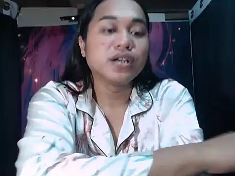 Snapshot of bettina_love chatting on 10-24-25, 03:41 bettina love online show from 10-24-25, 03:41