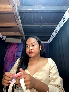 Snapshot of bettina_love chatting on 11-13-25, 07:13 bettina love online show from 11-13-25, 07:13