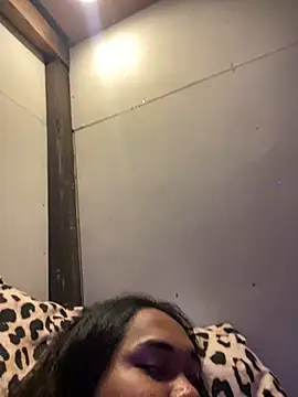 Snapshot of bettina_love chatting on 11-19-25, 05:13 bettina love online show from 11-19-25, 05:13