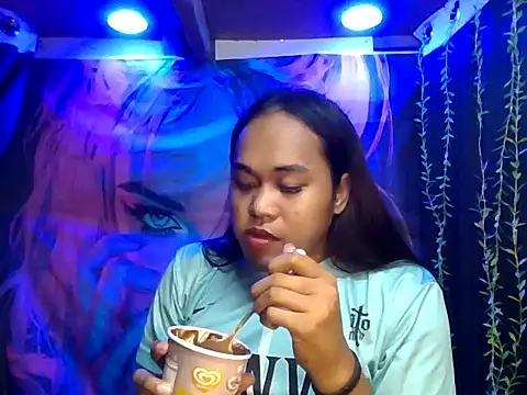 Snapshot of bettina_love chatting on 11-24-25, 02:39 bettina love online show from 11-24-25, 02:39