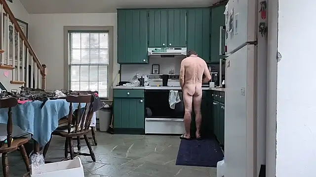 Snapshot of CDforU chatting on 10-13-25, 02:06 CDforU online show from 10-13-25, 02:06