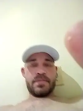 Snapshot of dottado05 chatting on 11-09-25, 09:02 dottado05 online show from 11-09-25, 09:02