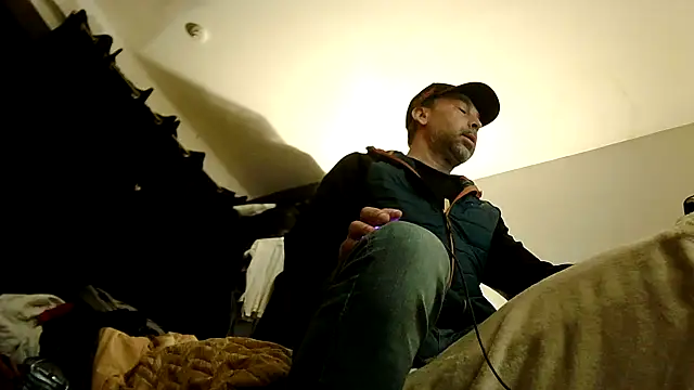 Snapshot of Wolfeman74 chatting on 02-17-26, 05:52 Wolfeman74 online show from 02-17-26, 05:52