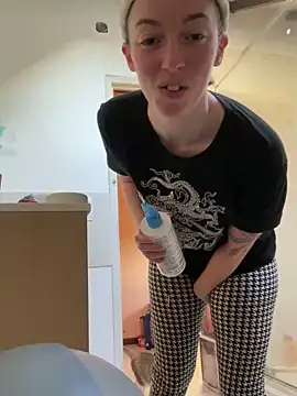 Daisy Michto Officiel online show from 02-04-25, 04:18