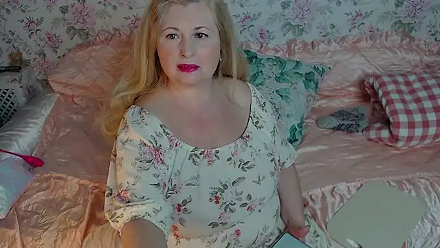 BustyDonnaSexyy online show from 04-25-26, 12:08