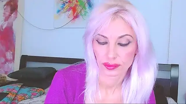 Snapshot of HoneyLara chatting on 02-03-25, 08:13 HoneyLara online show from 02-03-25, 08:13