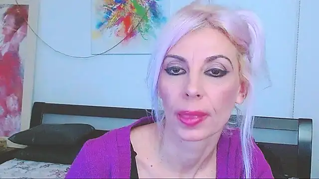 Snapshot of HoneyLara chatting on 02-04-25, 02:07 HoneyLara online show from 02-04-25, 02:07