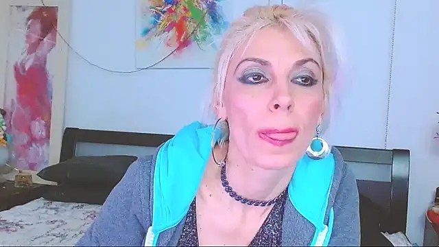 Snapshot of HoneyLara chatting on 02-05-25, 04:48 HoneyLara online show from 02-05-25, 04:48