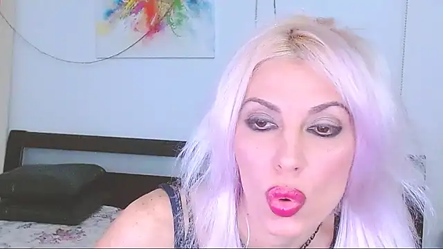 Snapshot of HoneyLara chatting on 02-05-25, 11:06 HoneyLara online show from 02-05-25, 11:06