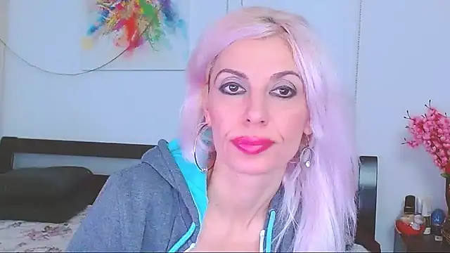 Snapshot of HoneyLara chatting on 02-09-25, 06:11 HoneyLara online show from 02-09-25, 06:11