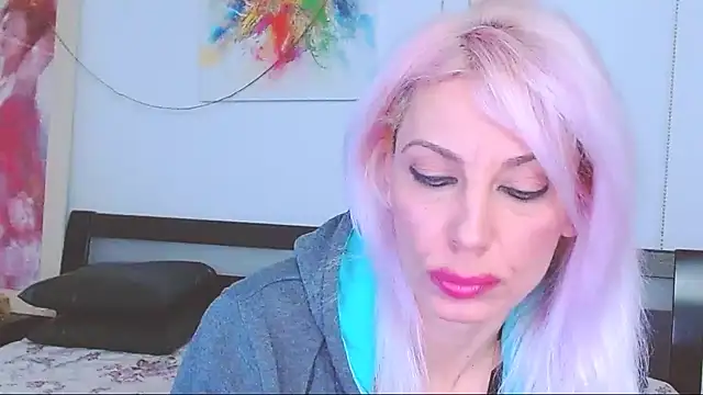 Snapshot of HoneyLara chatting on 02-11-25, 10:50 HoneyLara online show from 02-11-25, 10:50