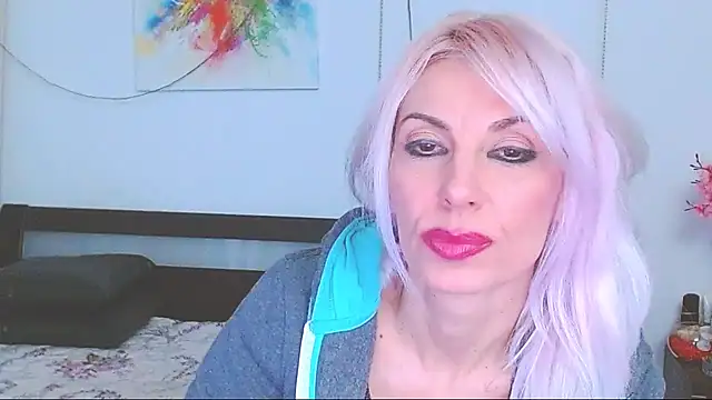 Snapshot of HoneyLara chatting on 02-13-25, 05:26 HoneyLara online show from 02-13-25, 05:26