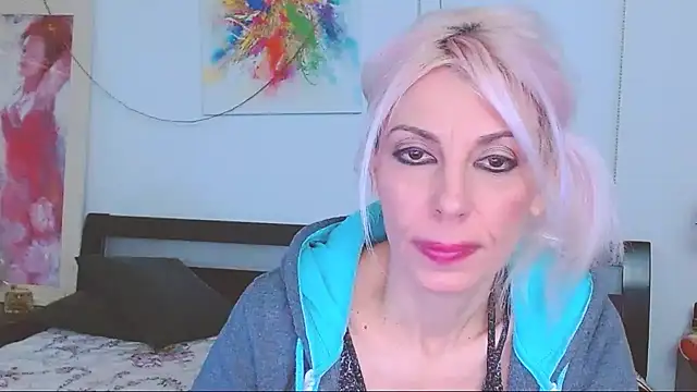 Snapshot of HoneyLara chatting on 02-16-25, 02:31 HoneyLara online show from 02-16-25, 02:31