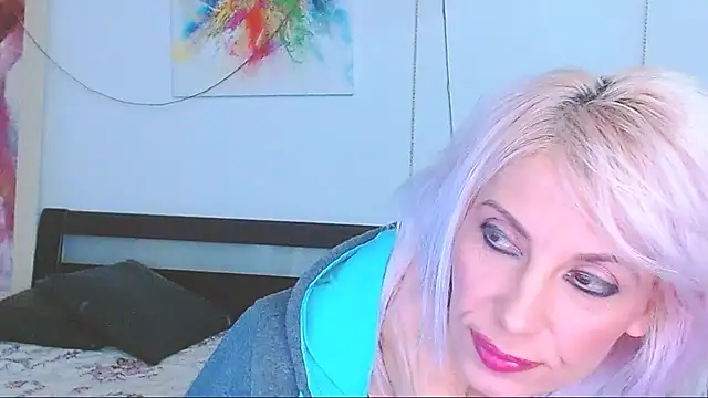Snapshot of HoneyLara chatting on 02-18-25, 10:14 HoneyLara online show from 02-18-25, 10:14