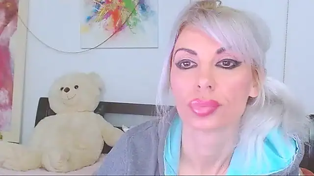 HoneyLara online show from 03-09-26, 09:19