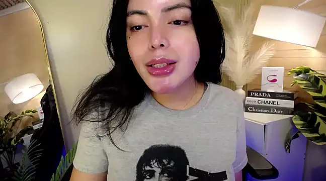 HotstuffCherrySummer online show from 12-30-24, 11:15