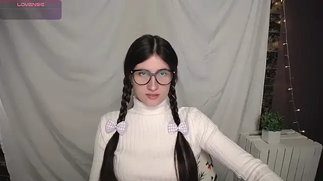 Snapshot of MaryEm976 chatting on 12-05-24, 07:05 MaryEm976 online show from 12-05-24, 07:05