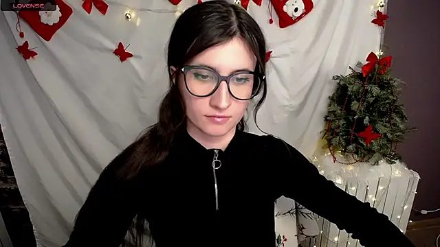 Snapshot of MaryEm976 chatting on 12-10-24, 04:06 MaryEm976 online show from 12-10-24, 04:06