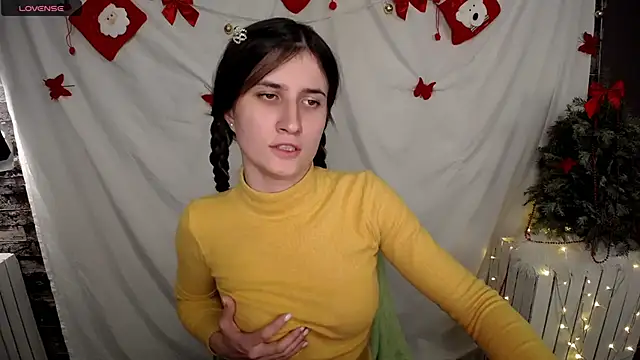 Snapshot of MaryEm976 chatting on 12-14-24, 03:47 MaryEm976 online show from 12-14-24, 03:47