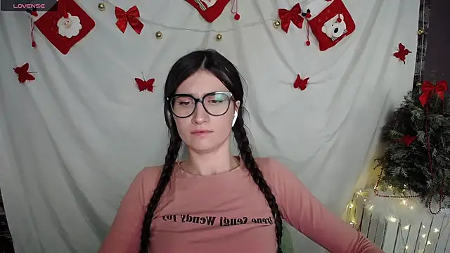 Snapshot of MaryEm976 chatting on 12-20-24, 09:00 MaryEm976 online show from 12-20-24, 09:00