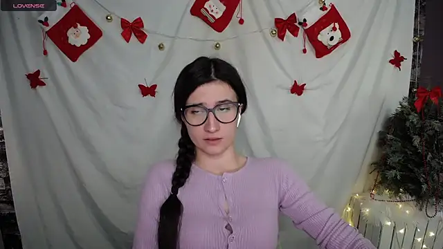 Snapshot of MaryEm976 chatting on 12-21-24, 09:33 MaryEm976 online show from 12-21-24, 09:33